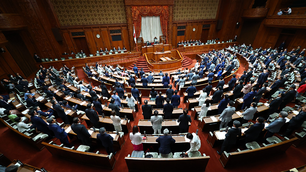 政党支持率　立憲５．６％　国民１０．９％